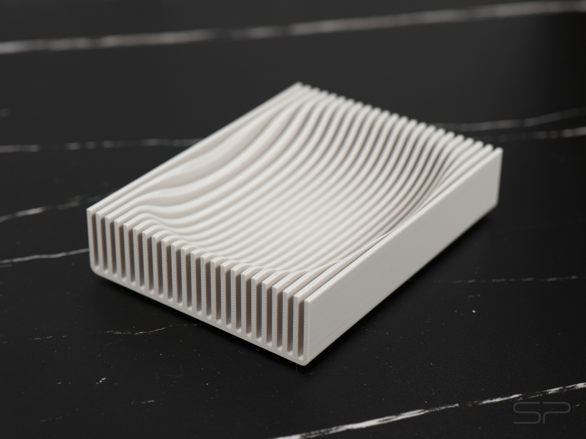 IMPACT Seifenschale mit Wasserablauf Design Seifenhalter moderne Seifenablage minimalistisches Bad Accessoire Seifenschale für Stückseife